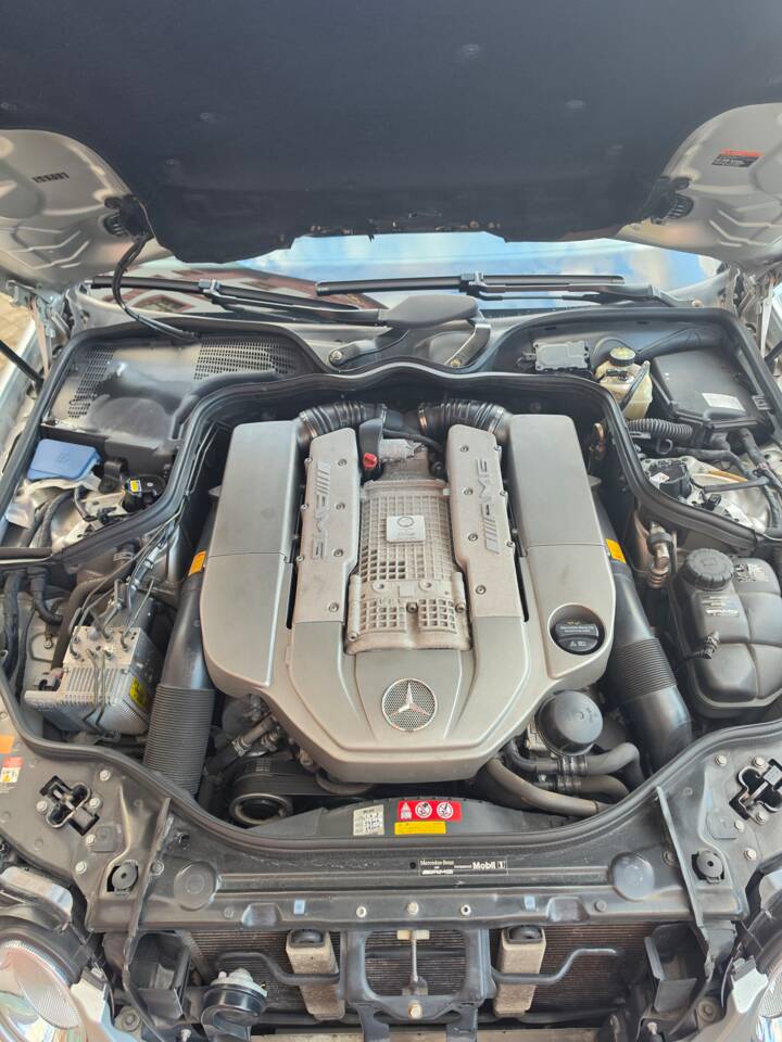 Image 9/13 of Mercedes-Benz E 55 AMG (2006)