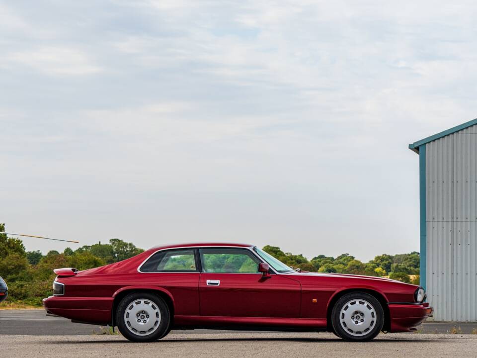 Imagen 38/50 de Jaguar XJRS 6.0 (1993)