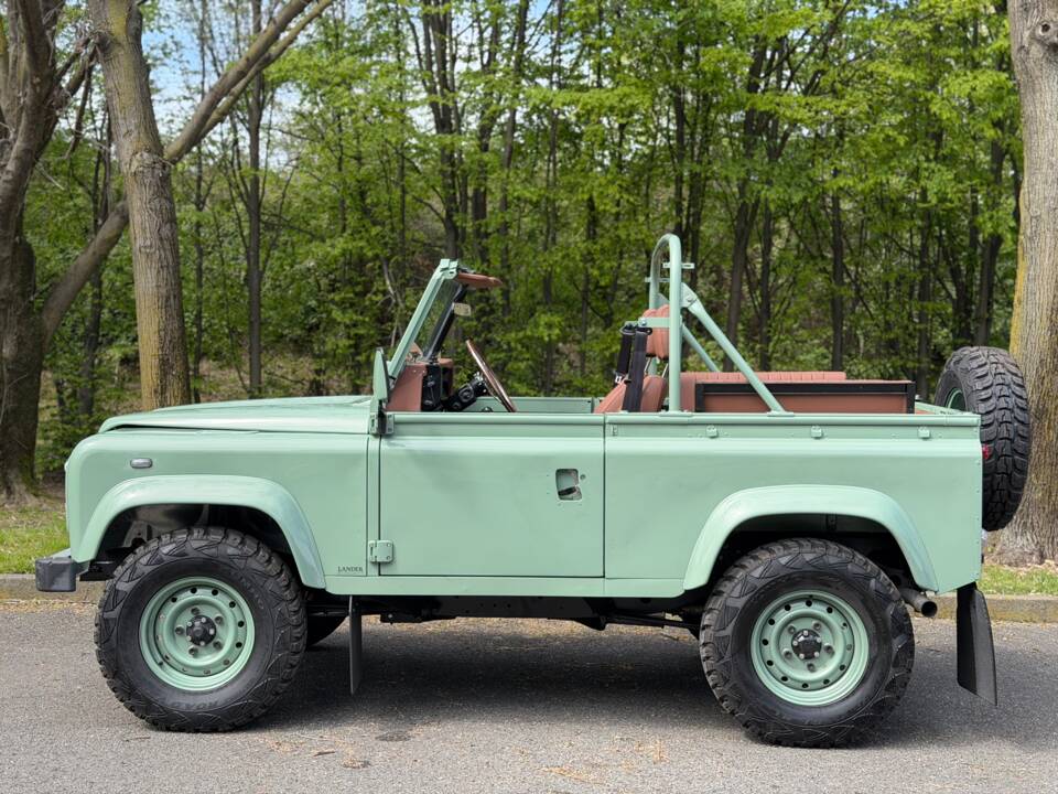 Imagen 6/74 de Land Rover Defender 90 (1998)