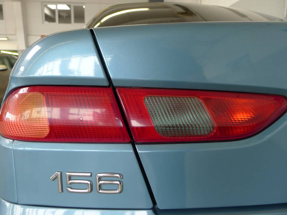 Imagen 8/49 de Alfa Romeo 156 2.0 TS 16V (1999)