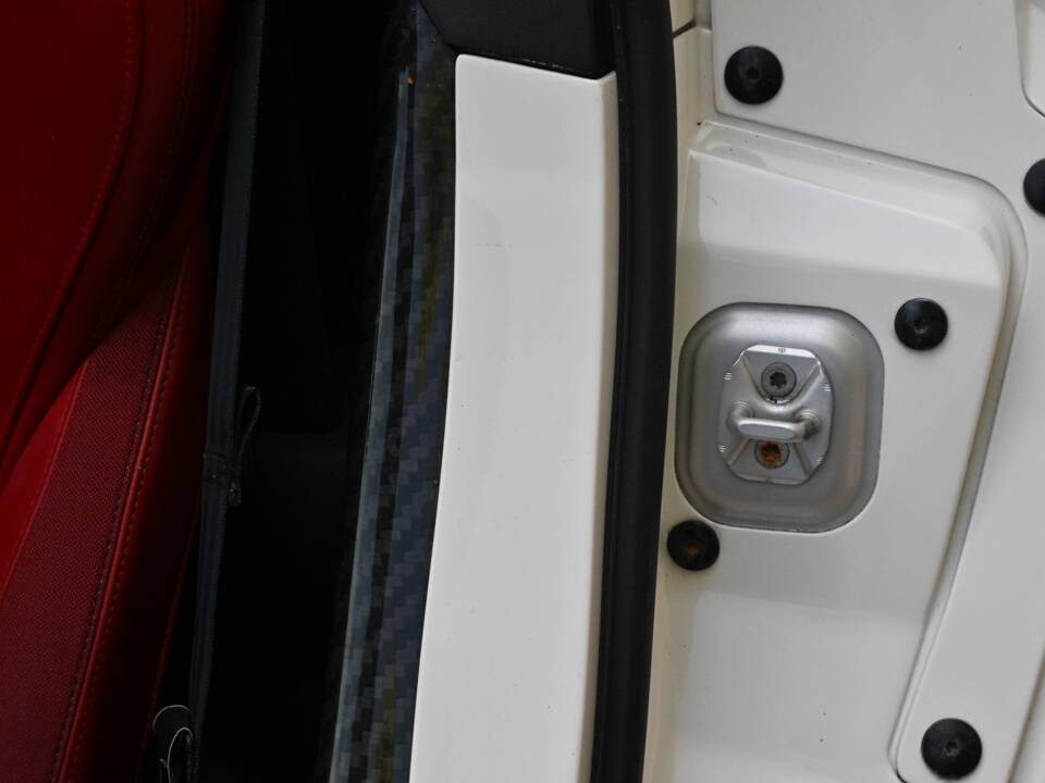 Image 41/50 of Alfa Romeo 4C Spider (2017)