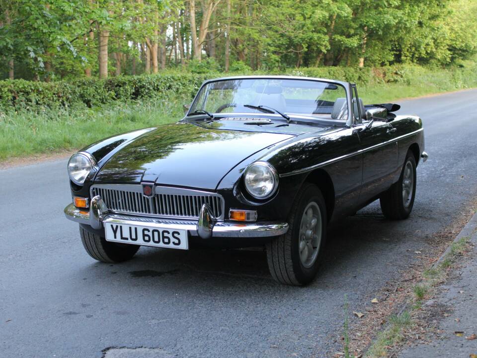 Image 3/17 of MG MGB (1978)