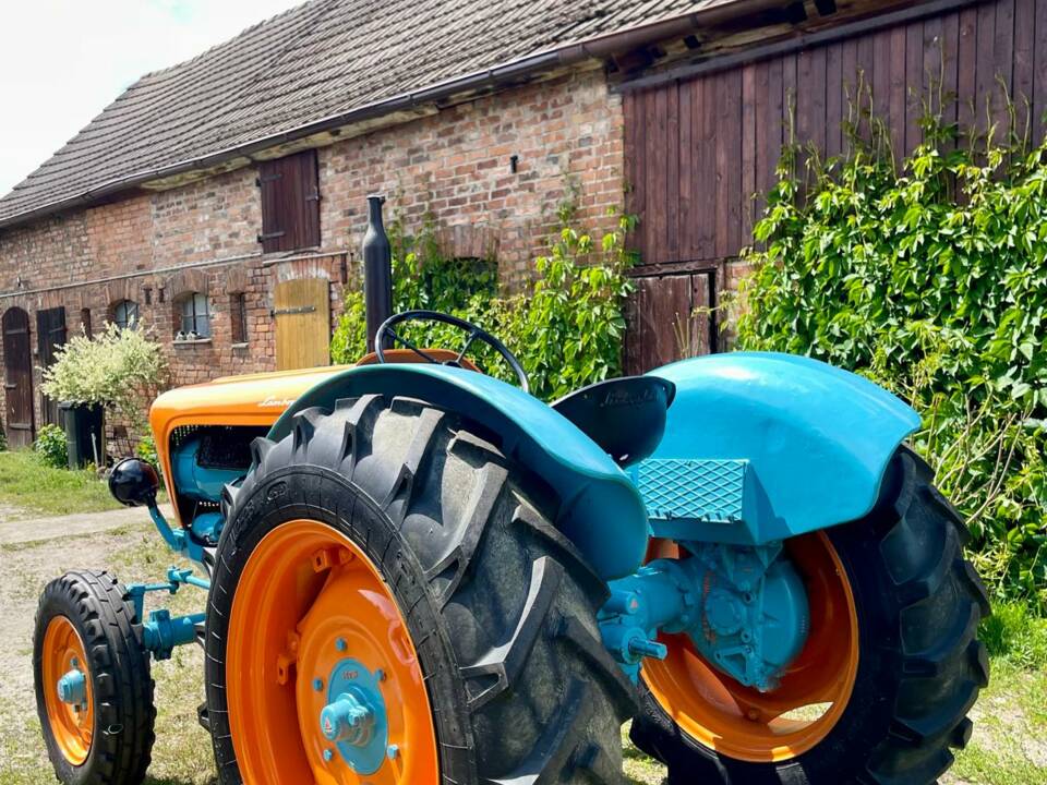 Image 19/52 of Lamborghini 2R (1965)