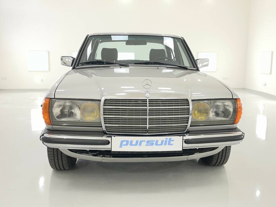 Bild 2/32 von Mercedes-Benz 300 D (1983)