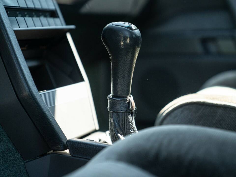 Image 47/50 de Alfa Romeo 164 2.0i V6 Turbo (1992)