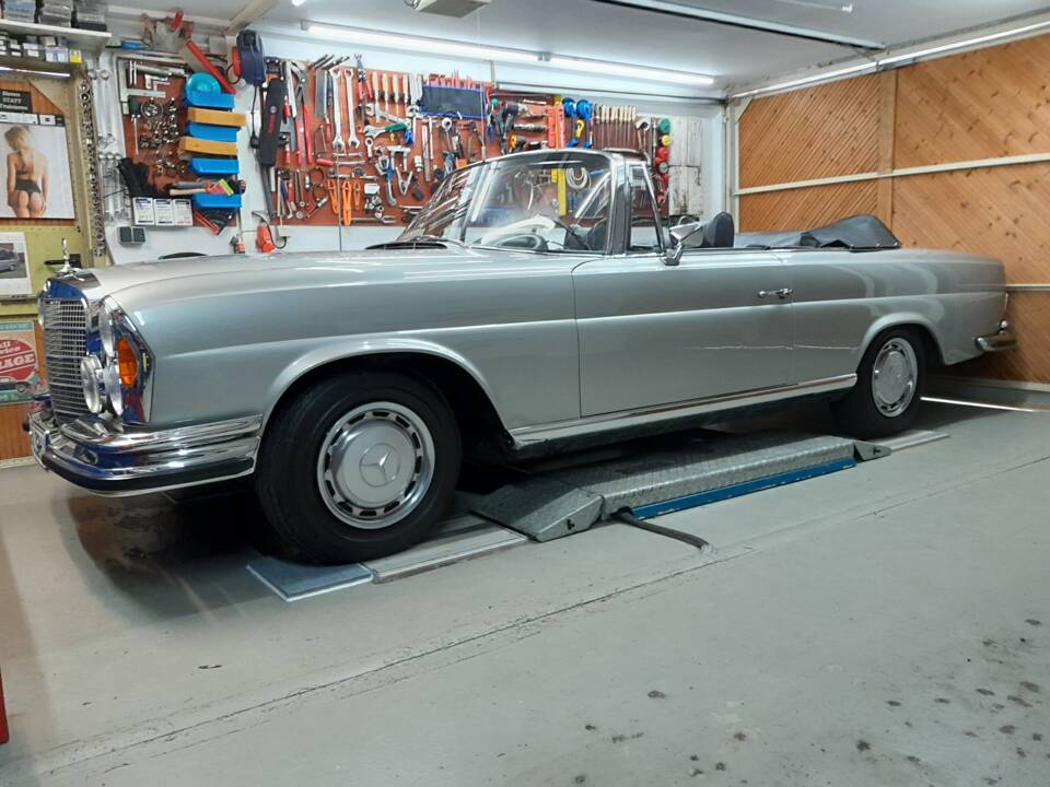 Bild 15/25 von Mercedes-Benz 280 SE (1968)