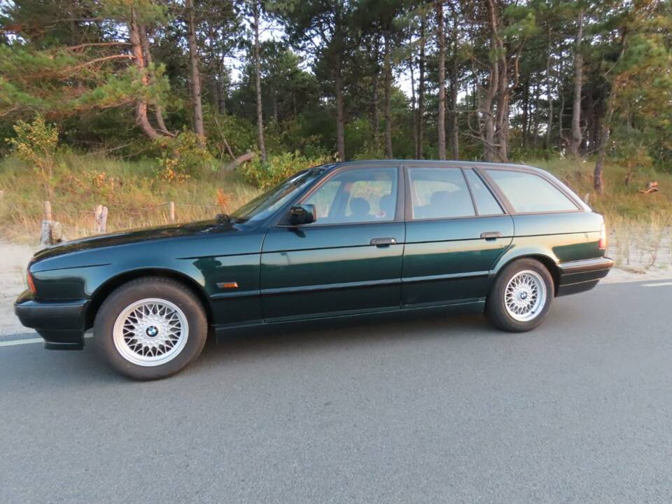 Image 6/8 of BMW 525i Touring (1995)