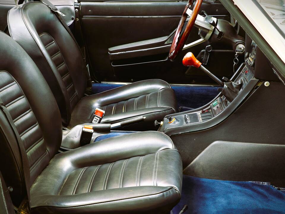 Image 18/25 of Alfa Romeo 2000 Spider Veloce (1982)
