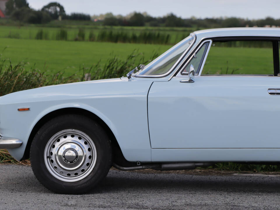 Immagine 19/50 di Alfa Romeo Giulia 1600 Sprint GT Veloce (1967)