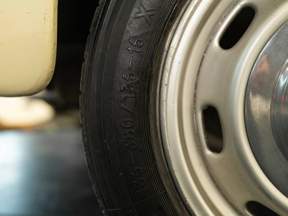 Image 15/29 of Renault Dauphine Gordini (1961)