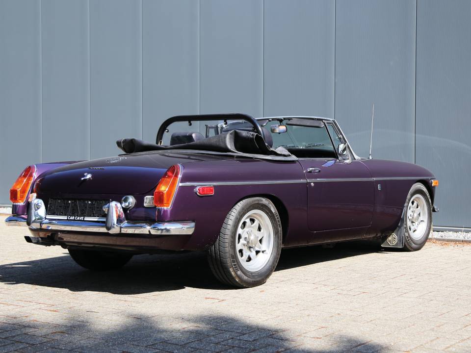 Image 20/34 de MG MGB (1972)