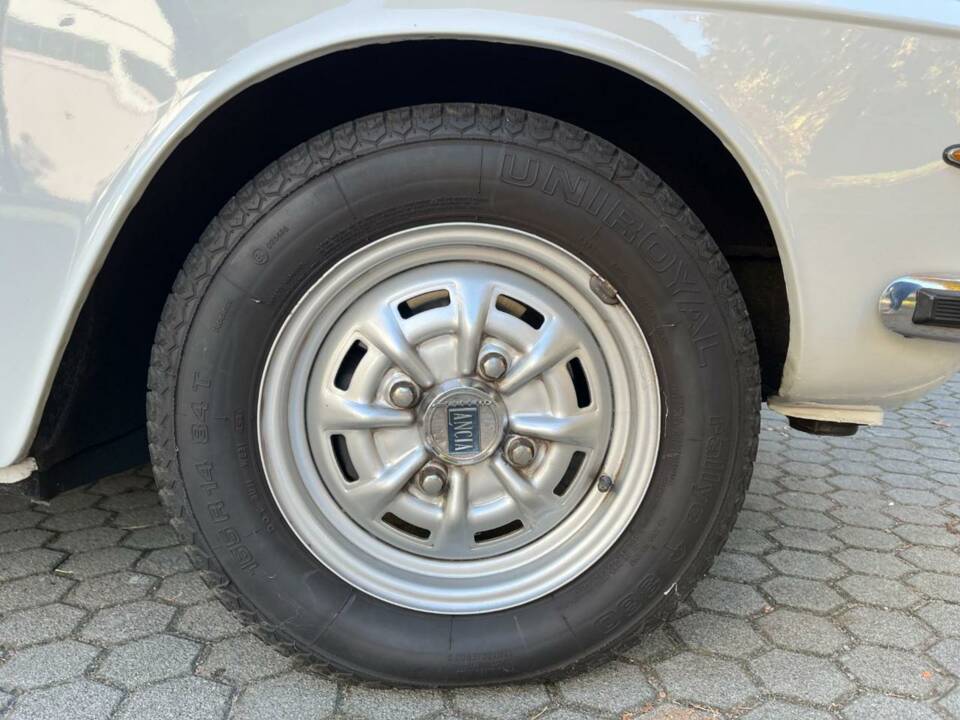 Image 24/44 of Lancia Fulvia 1.3 S (1970)