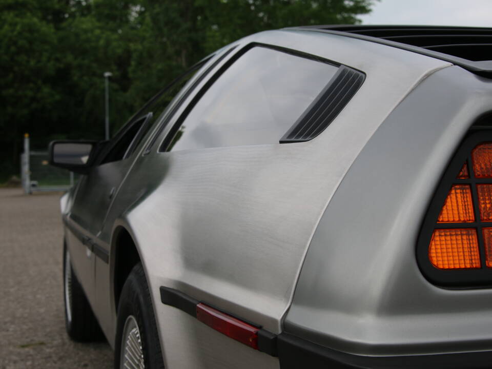 Image 49/92 of DeLorean DMC-12 (1982)