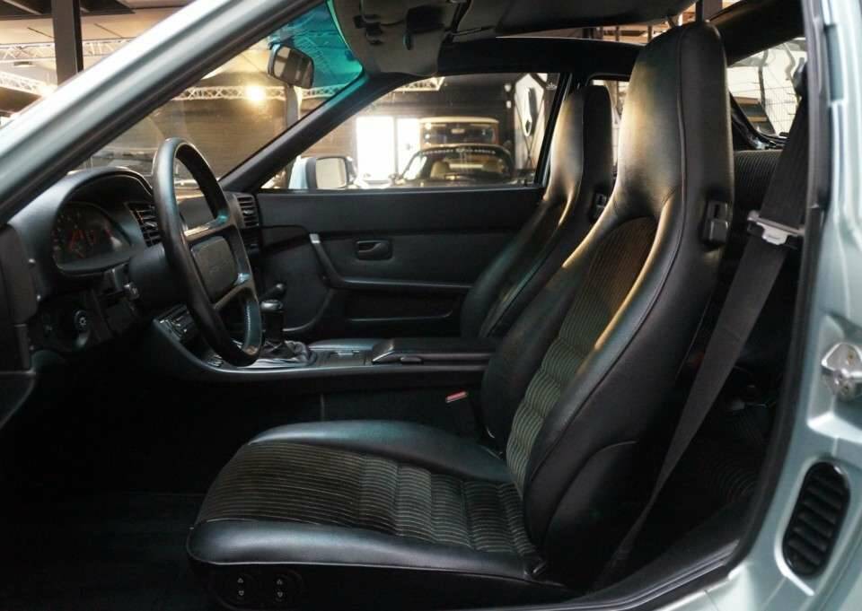 Image 6/50 de Porsche 944 Turbo (1986)