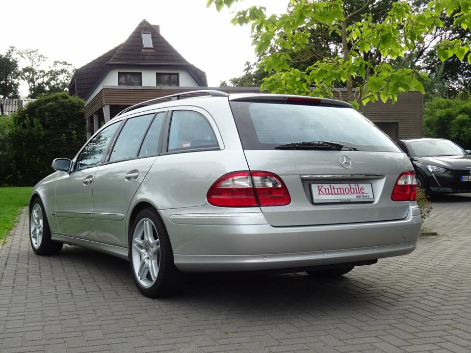 Image 5/25 of Mercedes-Benz E 200 Kompressor T (2004)