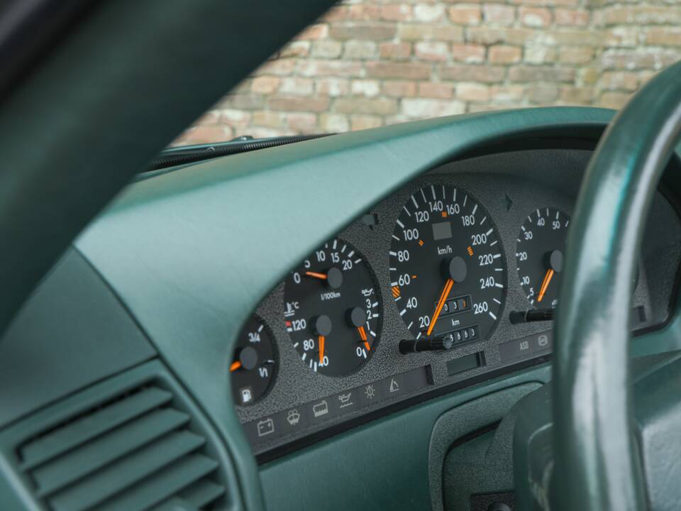 Obraz 42/50 pojazdu Mercedes-Benz 300 SL-24 (1992)