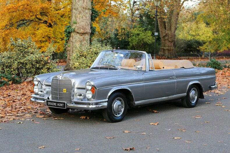 Image 37/50 of Mercedes-Benz 220 SE Cabriolet (1966)