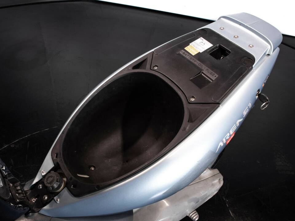 Image 23/30 of Aprilia Area 51 (1998)