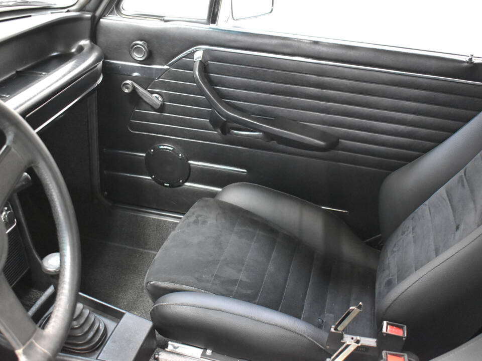 Image 19/52 of BMW 2002 tii (1975)
