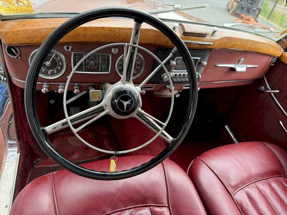Image 16/32 of Mercedes-Benz 220 Cabriolet A (1952)