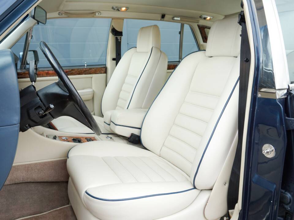 Image 21/45 of Bentley Turbo R (1988)