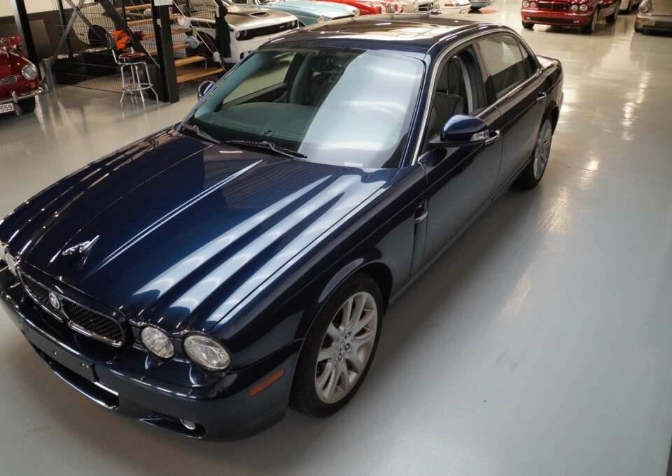 Imagen 45/50 de Jaguar XJ 8 4.2 (2008)