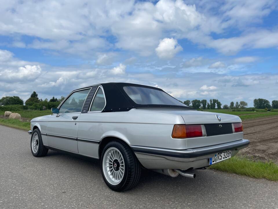 Image 3/7 de BMW 318 Baur TC (1980)