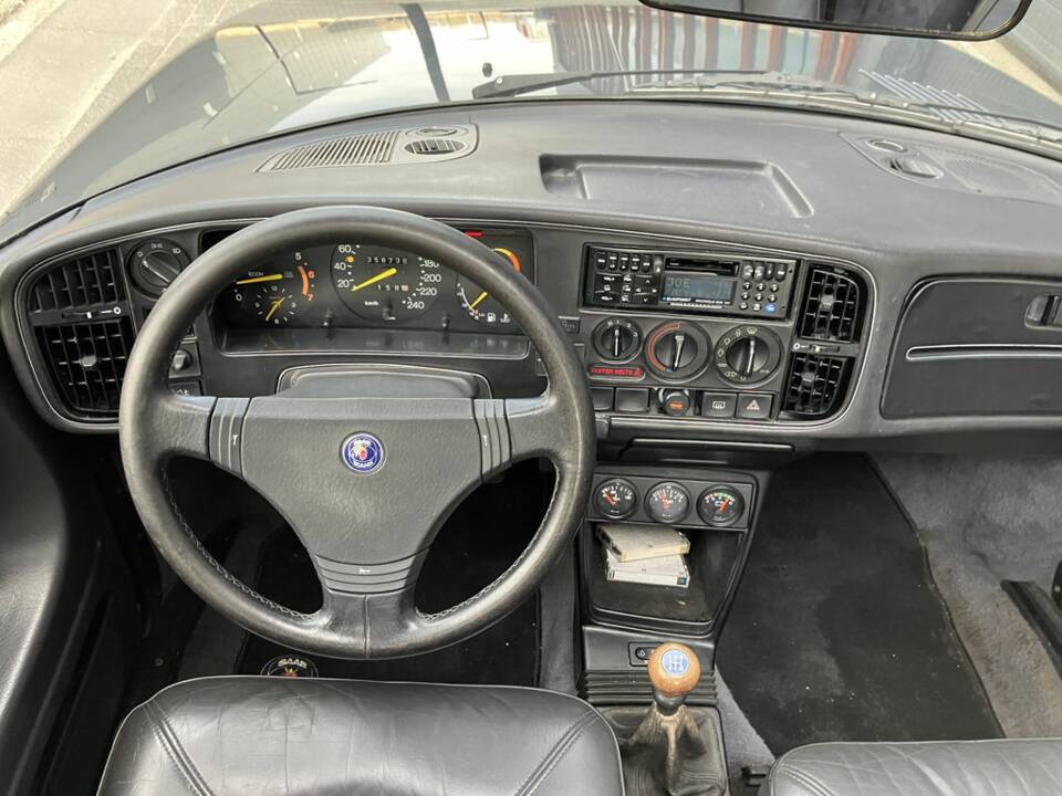 Image 3/8 de Saab 900 Turbo (1989)