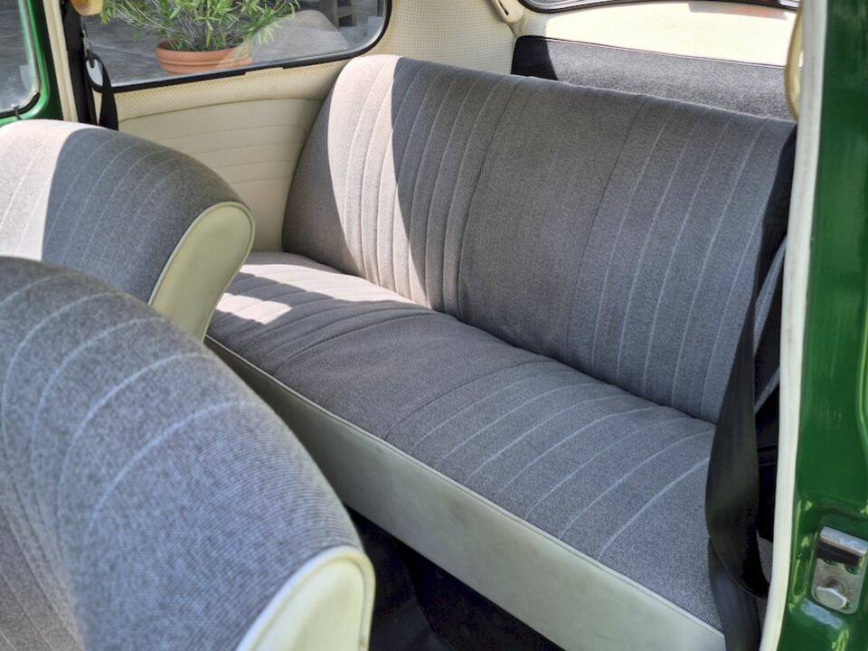 Image 36/54 de Volkswagen Käfer 1200 (1971)