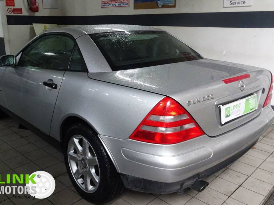 Image 4/19 of Mercedes-Benz SLK 200 Kompressor (1997)