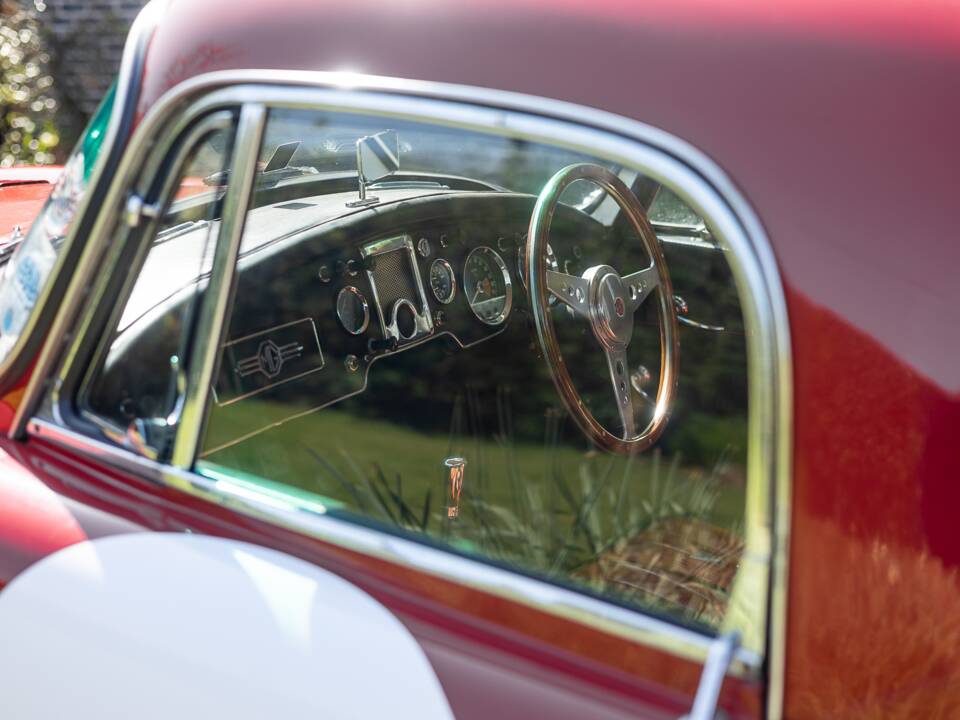 Image 36/50 de MG MGA 1500 (1957)