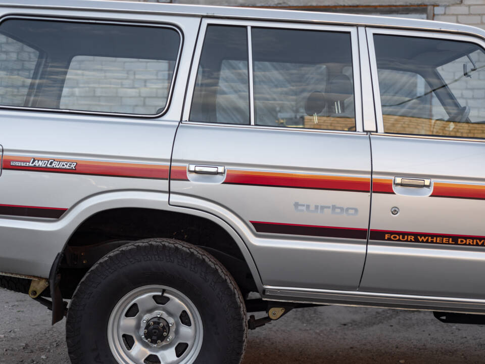 Image 38/100 of Toyota Land Cruiser HJ61 GX (1987)