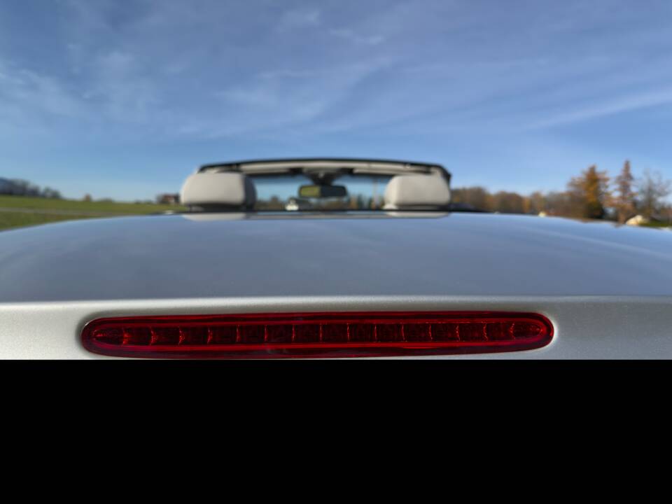 Image 36/89 of Mercedes-Benz SL 500 (2002)