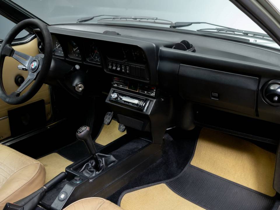 Bild 17/22 von Alfa Romeo GTV6 3.0 (1986)