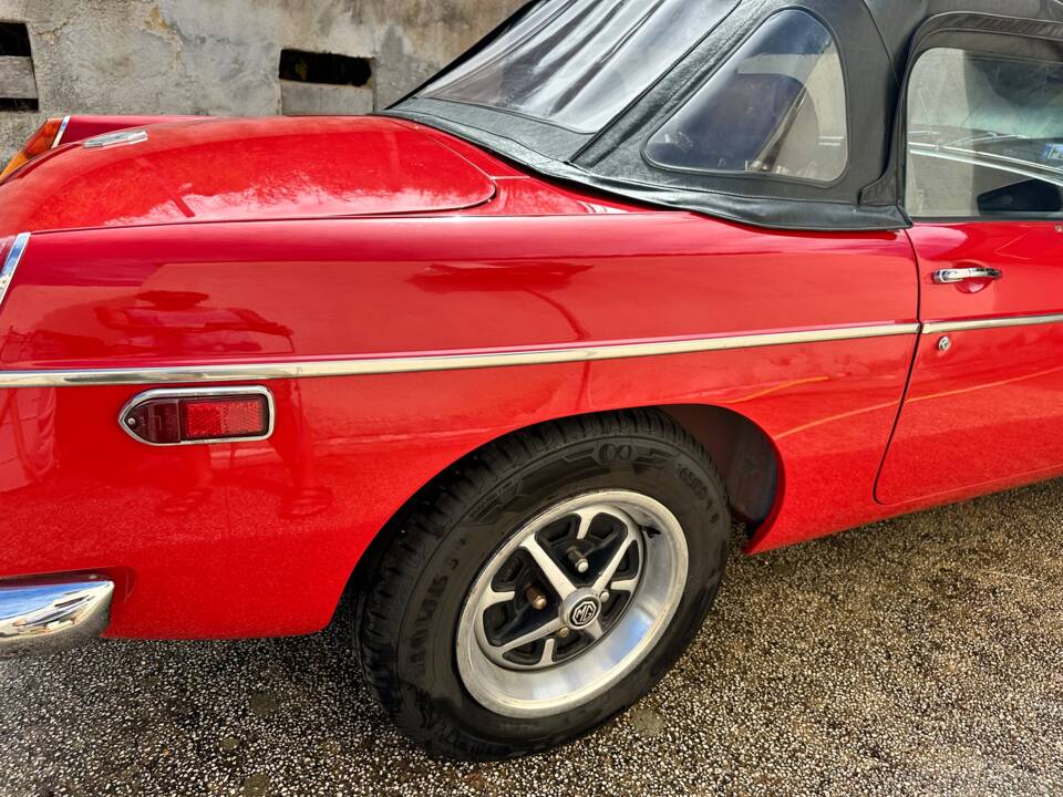 Immagine 37/66 di MG MGB (1977)