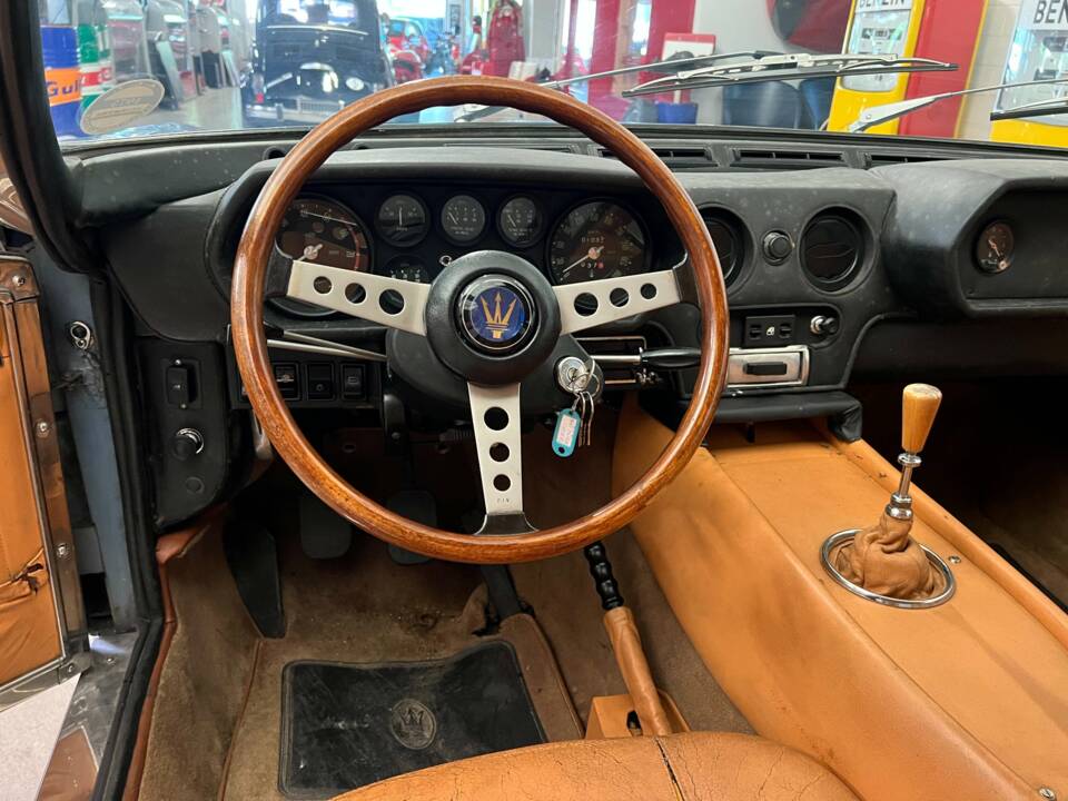 Image 8/16 of Maserati Indy 4200 (1970)