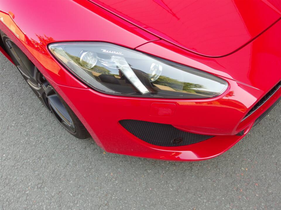 Image 34/99 of Maserati GranCabrio Sport (2015)