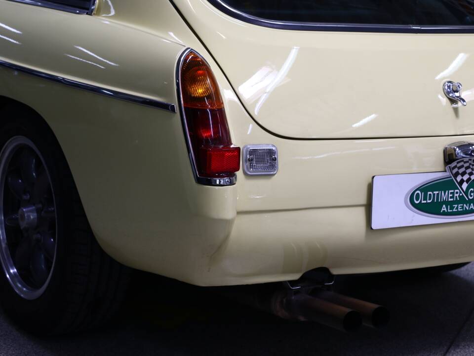 Bild 28/34 von MG MGB GT (1966)