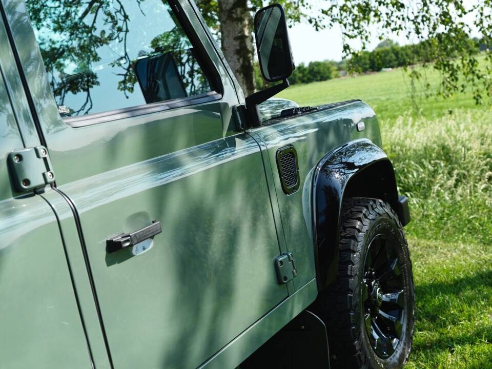 Bild 10/41 von Land Rover Defender 110 (2007)