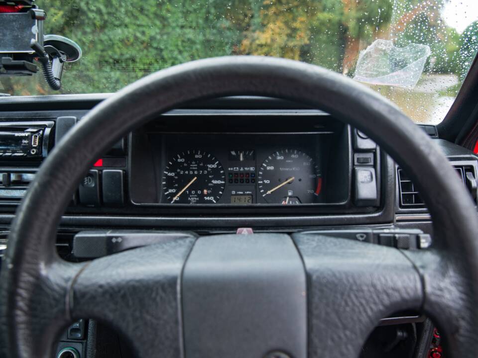 Image 30/50 de Volkswagen Golf III GTI 2.0 (1992)