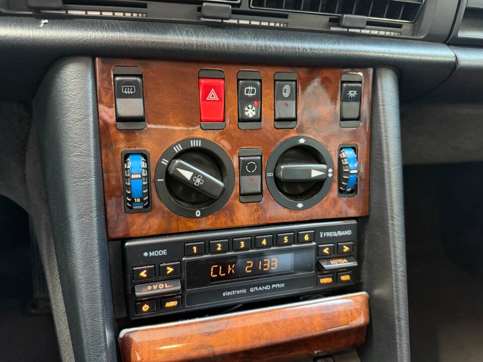 Bild 28/46 von Mercedes-Benz 300 SE (1990)