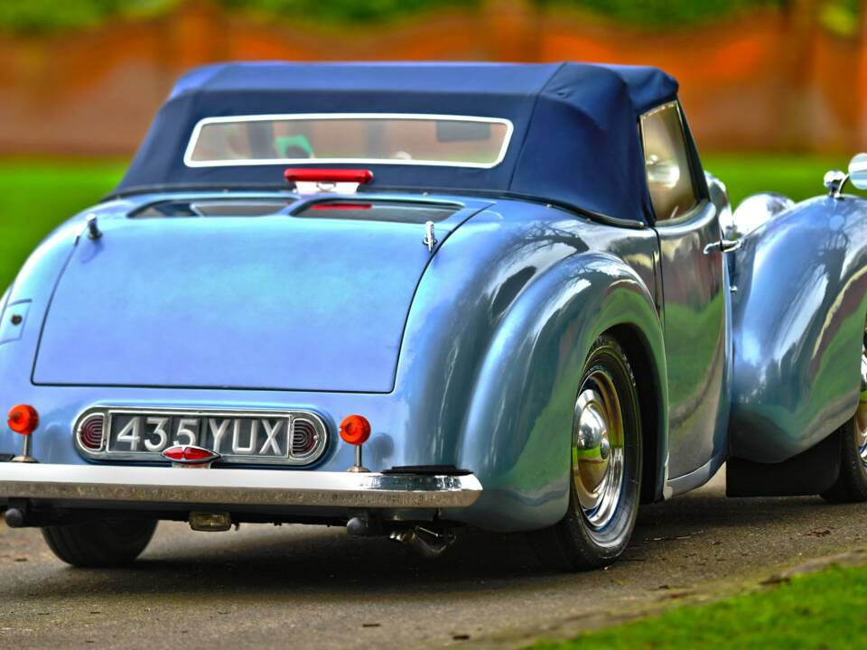 Image 14/50 of Triumph 2000 Roadster (1949)