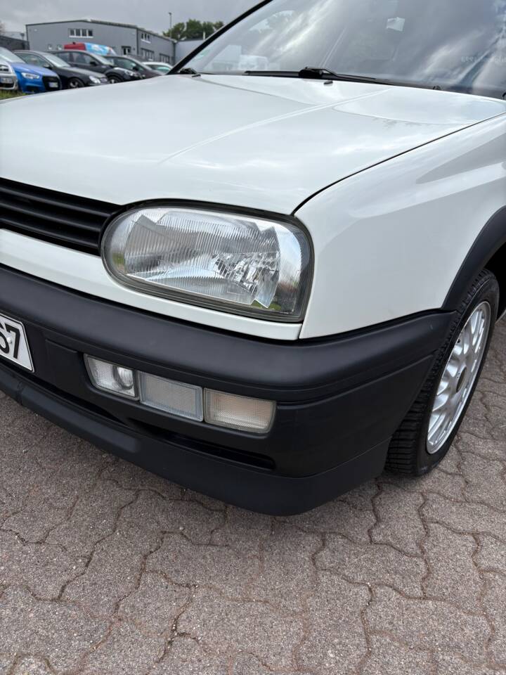 Immagine 11/26 di Volkswagen Golf III 1.8 (1993)