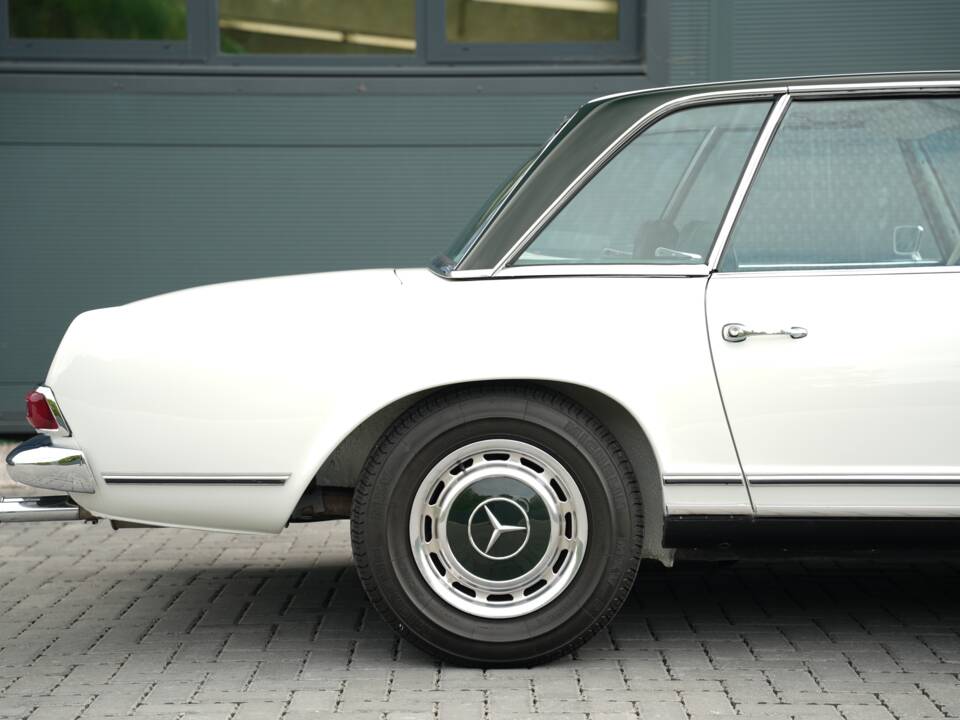 Image 23/50 de Mercedes-Benz 280 SL (1968)