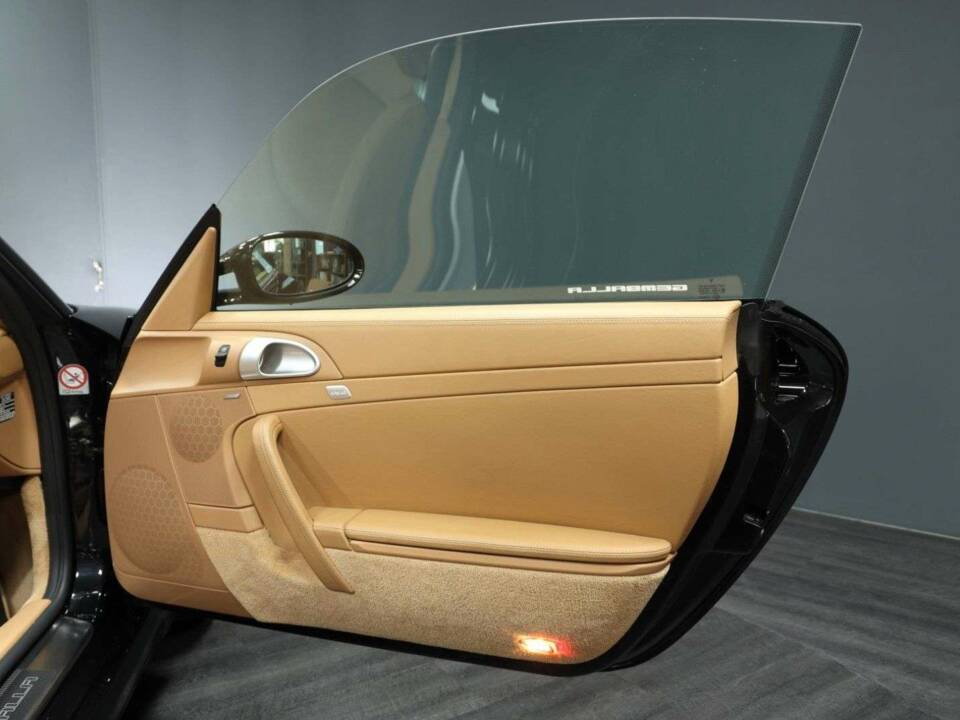 Image 21/30 of Porsche 911 Turbo (2006)