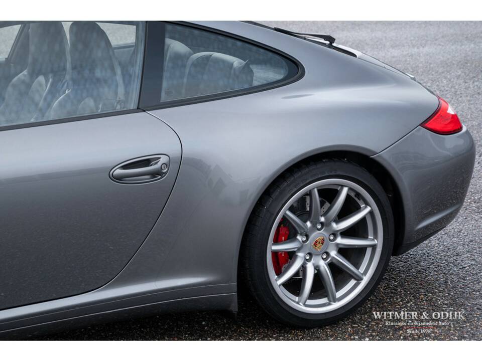 Image 33/41 of Porsche 911 Carrera 4S (2009)