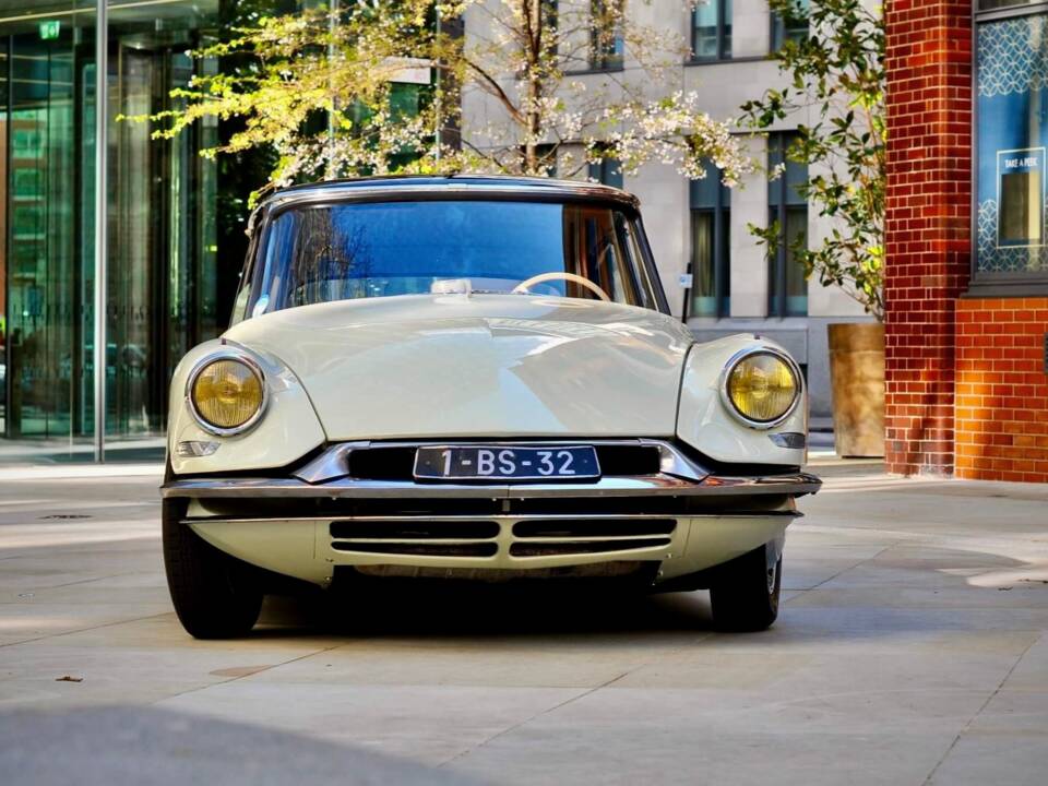 Image 9/56 of Citroën DS 19 (1958)