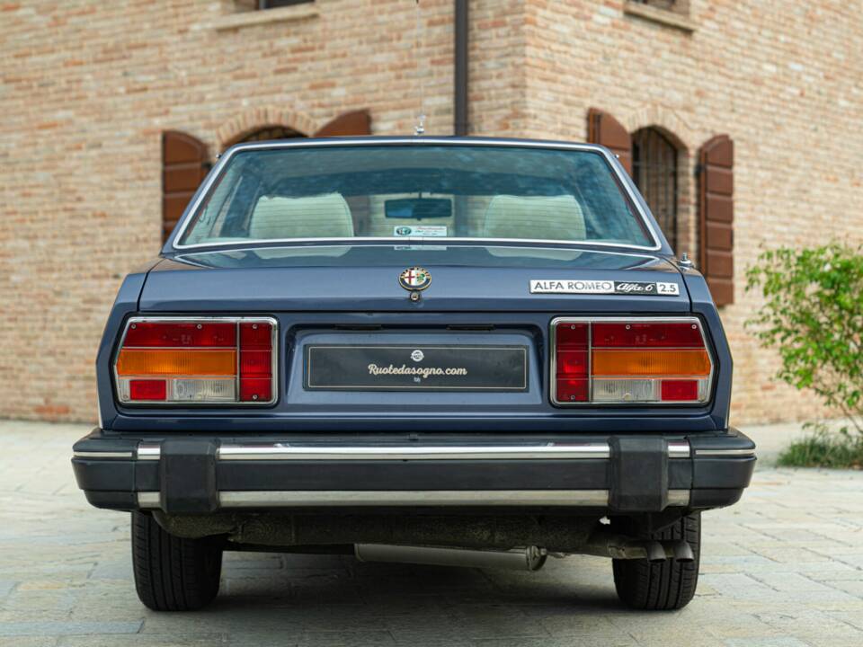 Image 8/50 of Alfa Romeo Alfa 6 - 2.5 (1979)