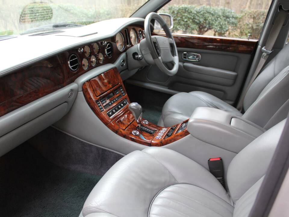 Immagine 12/15 di Bentley Arnage Red Label (2000)