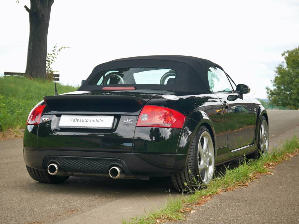 Image 8/35 of Audi TT 3.2 quattro (2004)